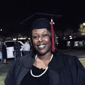 Meet your Posher, Stefanie